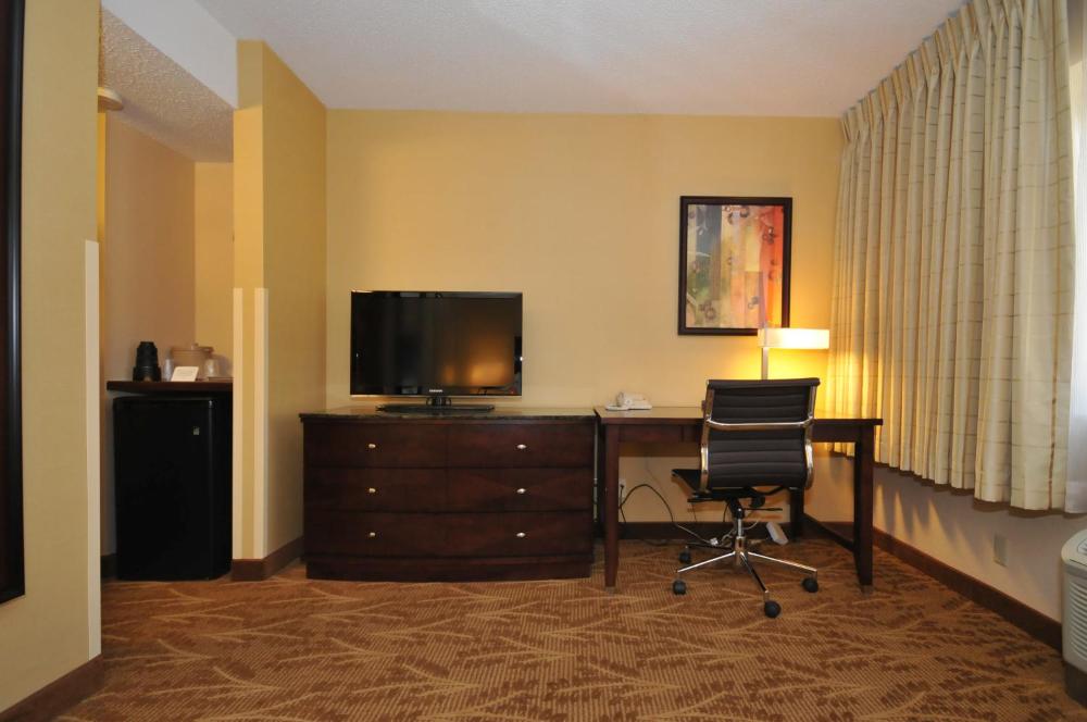 Standard Queen Room with Two Queen Beds interior
