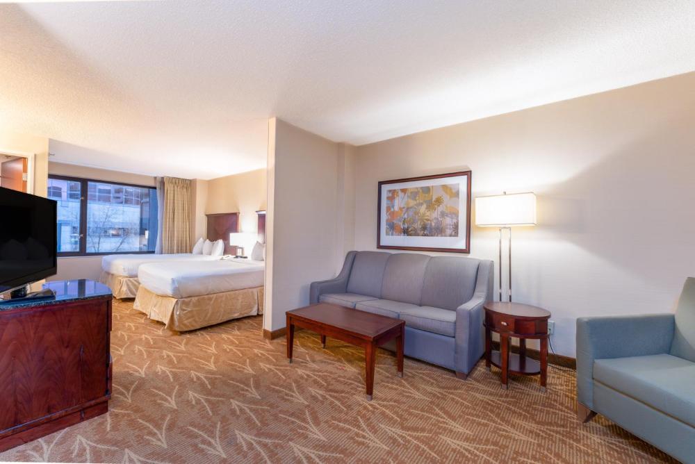 Mini Suite with Two Double Beds interior